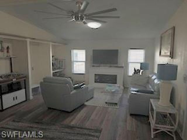 472 Sharks PT, North Port, FL 34287