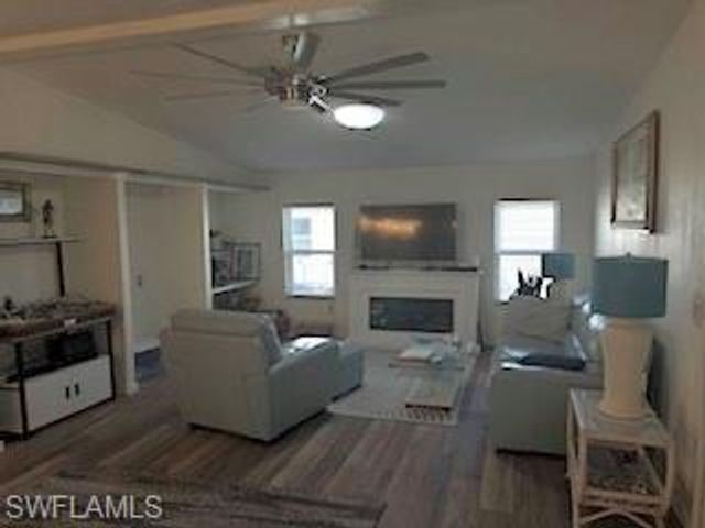 472 Sharks PT, North Port, FL 34287