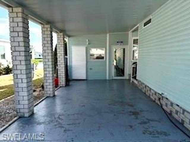 472 Sharks PT, North Port, FL 34287