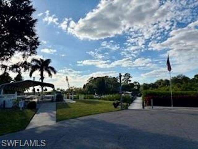 472 Sharks PT, North Port, FL 34287