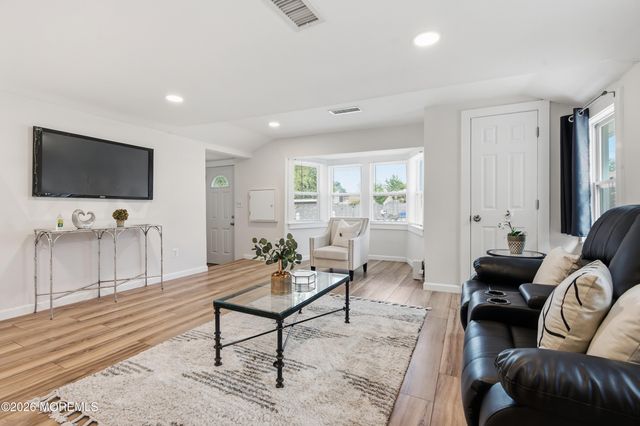 701 Beachview Avenue, Union Beach, NJ 07735