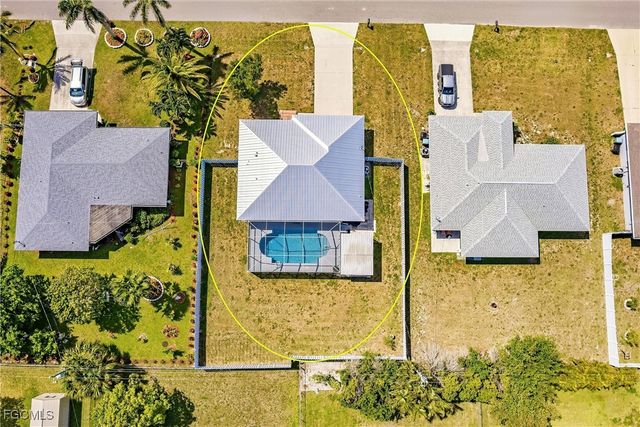 513 SE 27th TER, Cape Coral, FL 33904