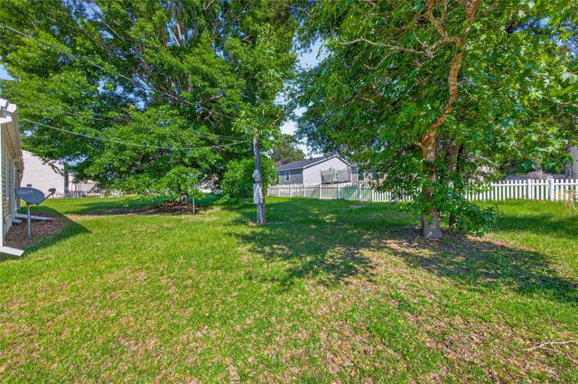 235 Iris, Livingston, TX 77351