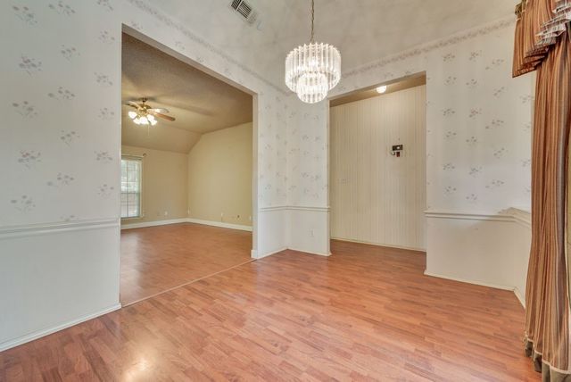 1022 Oak Tree Drive, Fort Worth, TX 76140