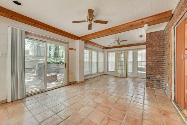 1022 Oak Tree Drive, Fort Worth, TX 76140