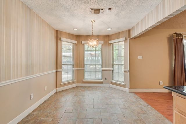 1022 Oak Tree Drive, Fort Worth, TX 76140