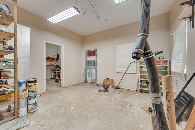 1022 Oak Tree Drive, Fort Worth, TX 76140