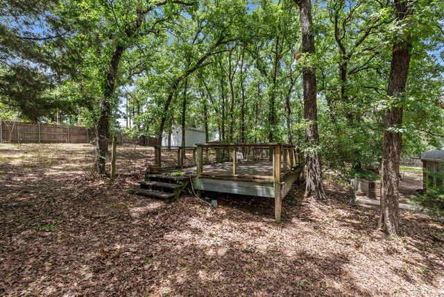 1022 Oak Tree Drive, Fort Worth, TX 76140