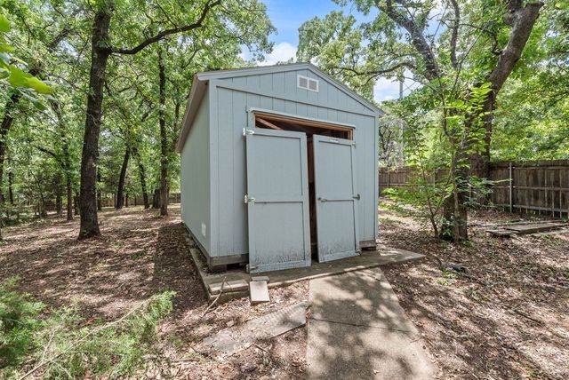 1022 Oak Tree Drive, Fort Worth, TX 76140