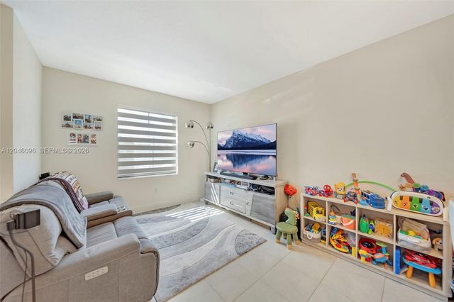 11295 W 34th Way, Hialeah, FL 33018