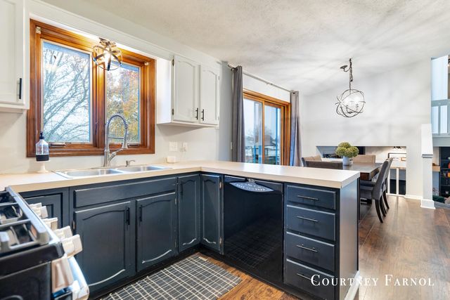 5795 Brookfarm Drive SE, Grand Rapids, MI 49508