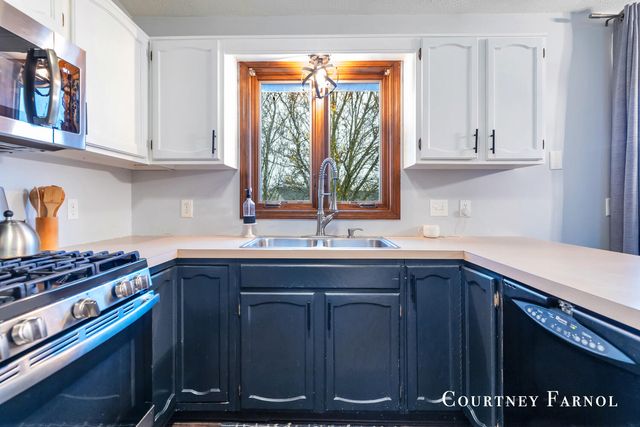 5795 Brookfarm Drive SE, Grand Rapids, MI 49508