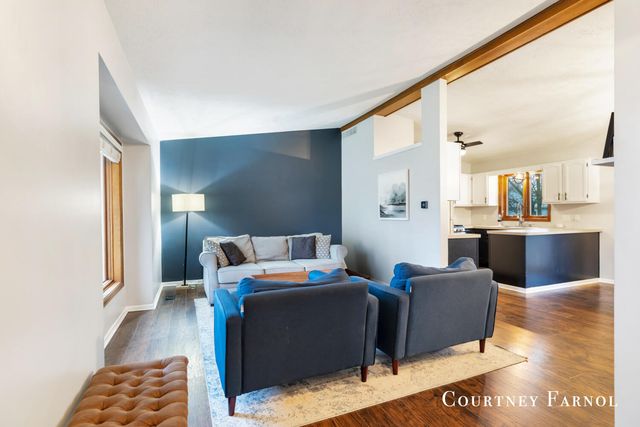 5795 Brookfarm Drive SE, Grand Rapids, MI 49508