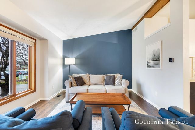 5795 Brookfarm Drive SE, Grand Rapids, MI 49508