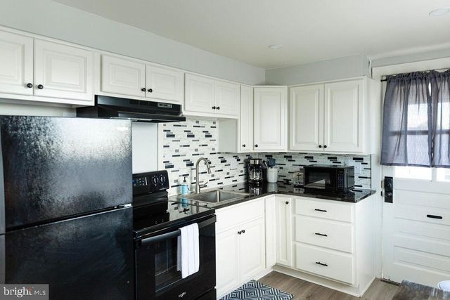 834 W MAIN ST, Palmyra, PA 17078