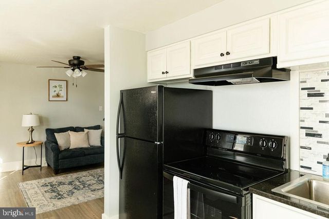 834 W MAIN ST, Palmyra, PA 17078