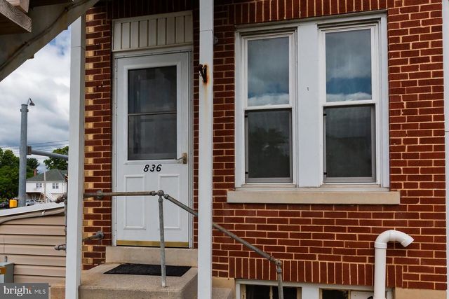 834 W MAIN ST, Palmyra, PA 17078