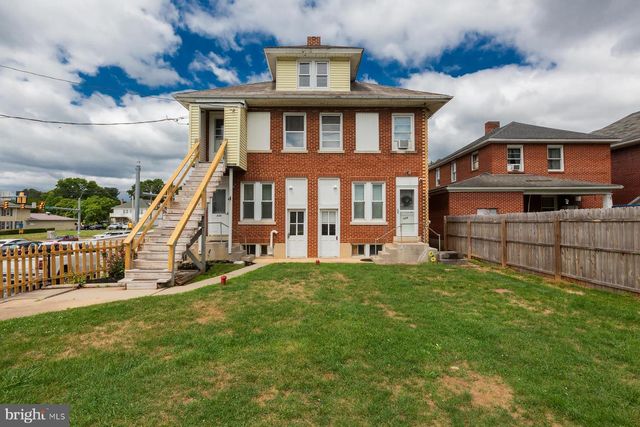 834 W MAIN ST, Palmyra, PA 17078