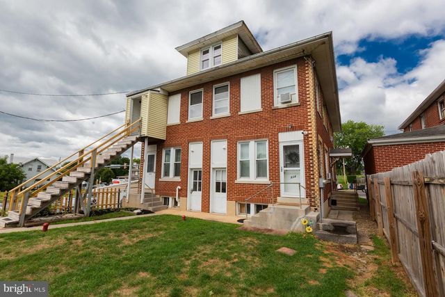 834 W MAIN ST, Palmyra, PA 17078