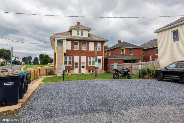 834 W MAIN ST, Palmyra, PA 17078