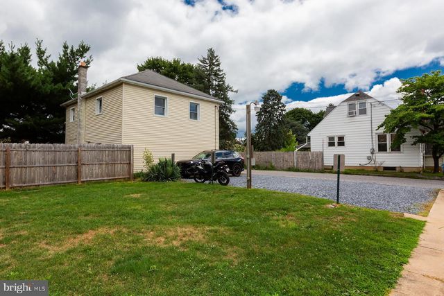 834 W MAIN ST, Palmyra, PA 17078