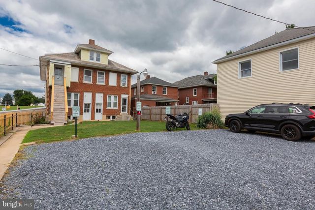 834 W MAIN ST, Palmyra, PA 17078