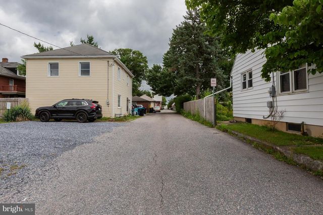834 W MAIN ST, Palmyra, PA 17078