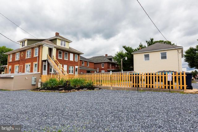 834 W MAIN ST, Palmyra, PA 17078