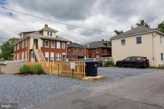 834 W MAIN ST, Palmyra, PA 17078