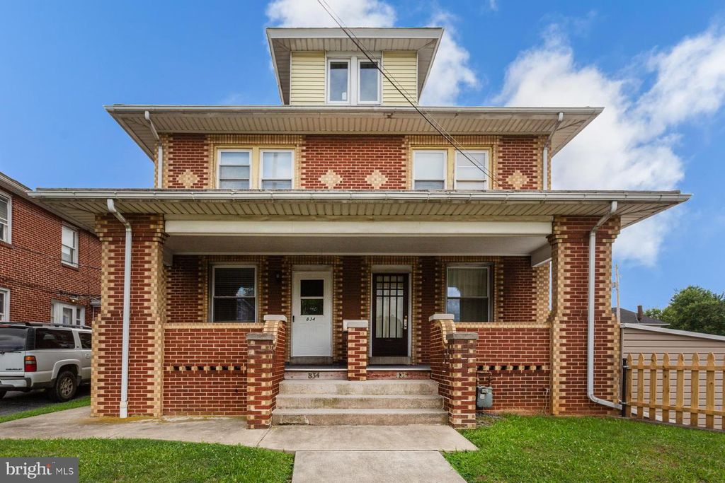 834 W MAIN ST, Palmyra, PA 17078