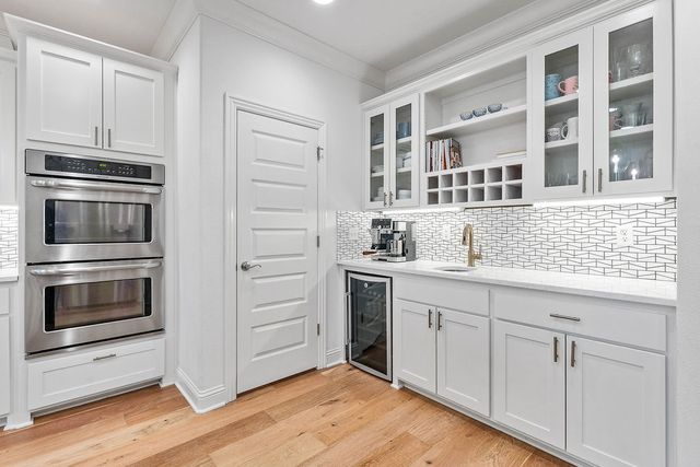 2499 Brookwater Lane, Fayetteville, AR 72703