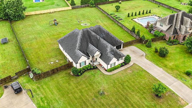 2499 Brookwater Lane, Fayetteville, AR 72703
