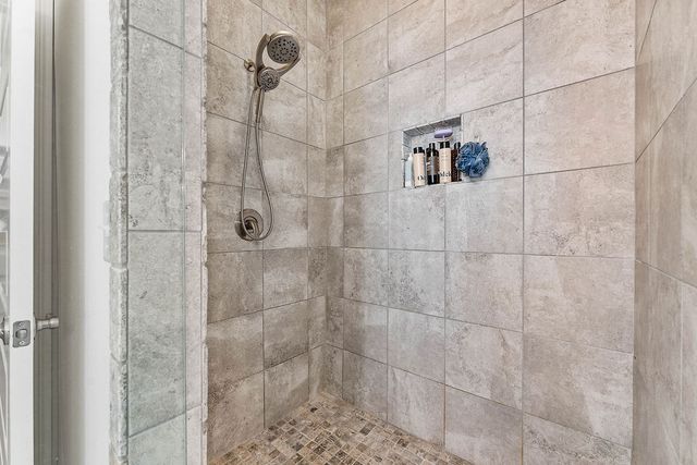 2499 Brookwater Lane, Fayetteville, AR 72703