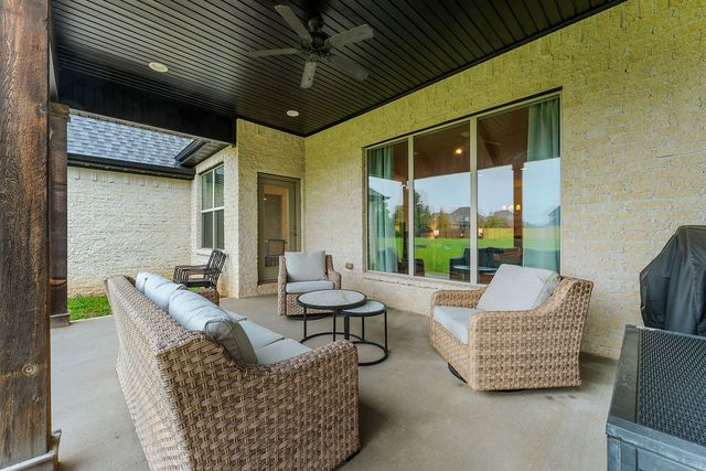 2499 Brookwater Lane, Fayetteville, AR 72703