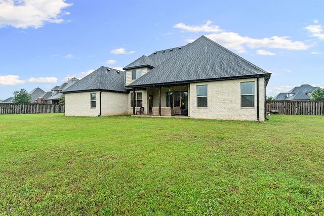 2499 Brookwater Lane, Fayetteville, AR 72703
