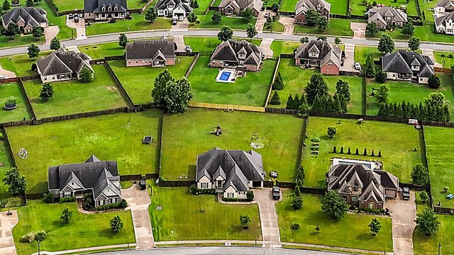 2499 Brookwater Lane, Fayetteville, AR 72703