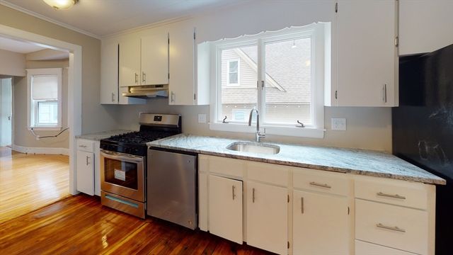 20-22 Upcrest Rd 2, Boston, MA 02135
