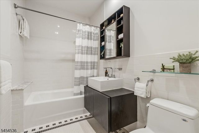 21 Oakview Ave, Maplewood Twp., NJ 07040