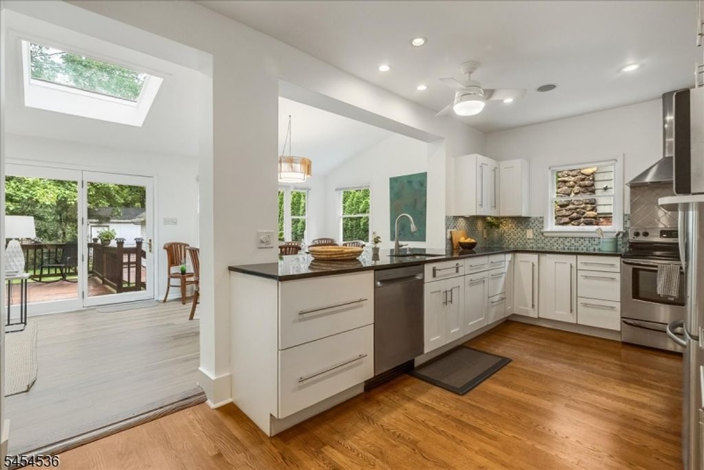 21 Oakview Ave, Maplewood Twp., NJ 07040 — photo 3