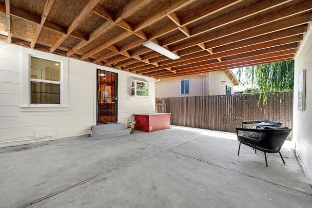 621 Macarthur Avenue, Redwood City, CA 94063