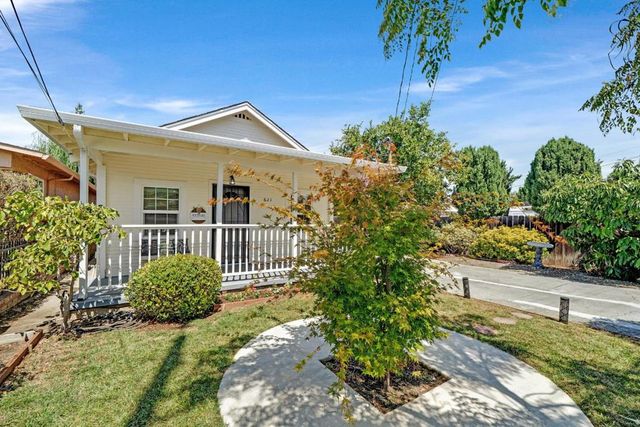 621 Macarthur Avenue, Redwood City, CA 94063