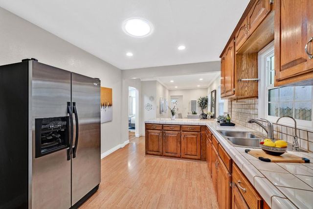 621 Macarthur Avenue, Redwood City, CA 94063