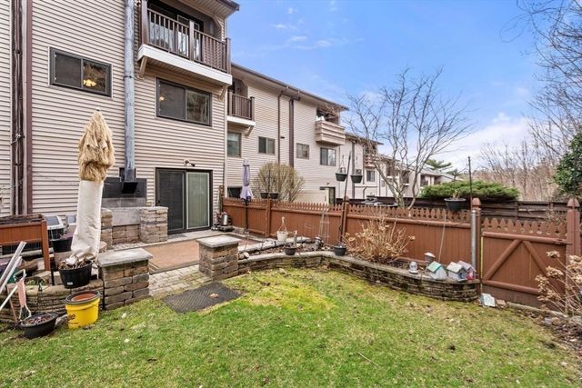 23 Pebble Pl 23, Malden, MA 02148