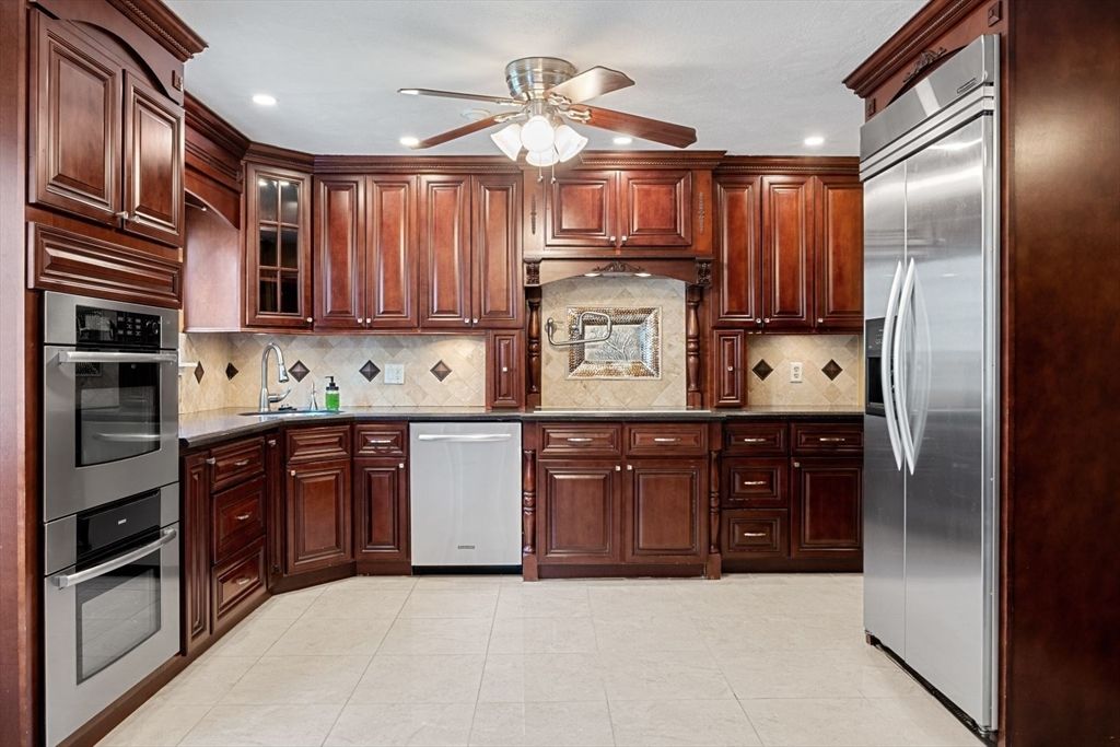 23 Pebble Pl 23, Malden, MA 02148