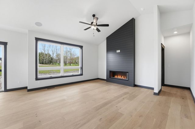 909 Acorn Court, Hudson, WI 54016