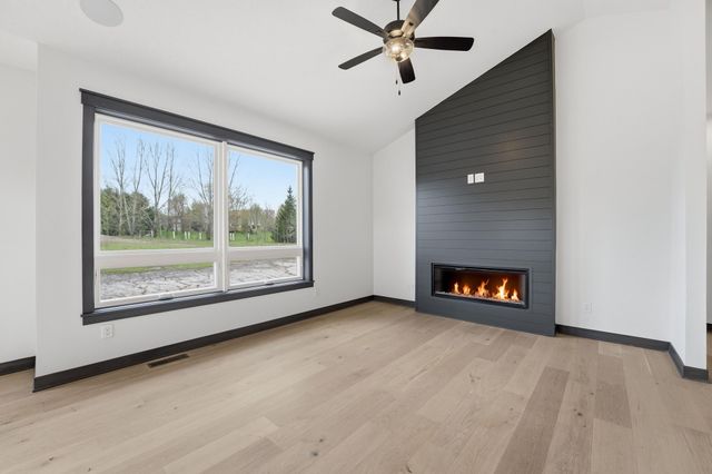 909 Acorn Court, Hudson, WI 54016