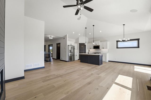 909 Acorn Court, Hudson, WI 54016