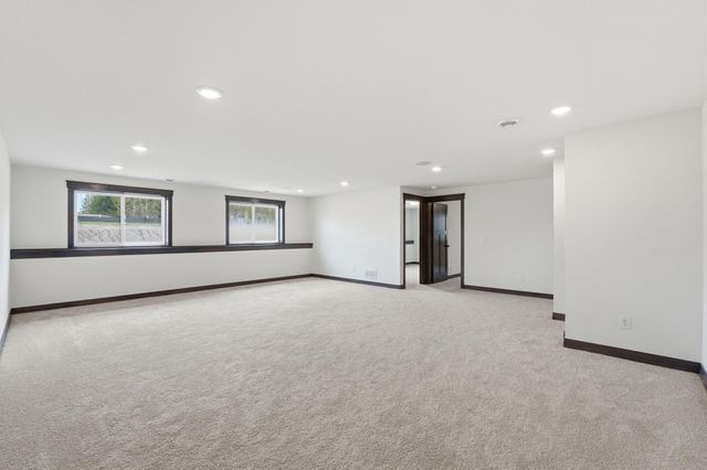 909 Acorn Court, Hudson, WI 54016