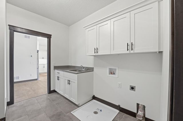 909 Acorn Court, Hudson, WI 54016
