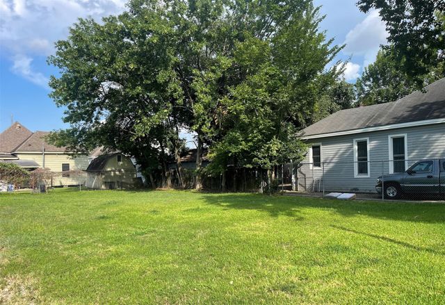 2114 Chestnut Street, Houston, TX 77009